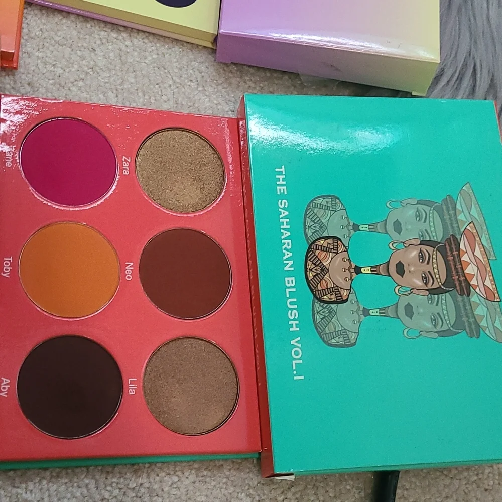 JUVIA'S PLACE EYESHADOW BUNDLE FOR SALE - Picture 6 of 8